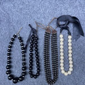 Elegant Black and Cream Beaded Necklace Set